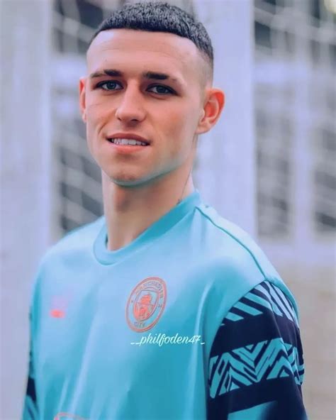 Phil Foden (@philfoden) .
